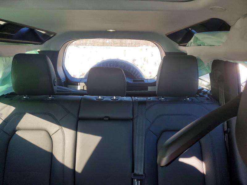 2026 Land Rover Defender 110 s