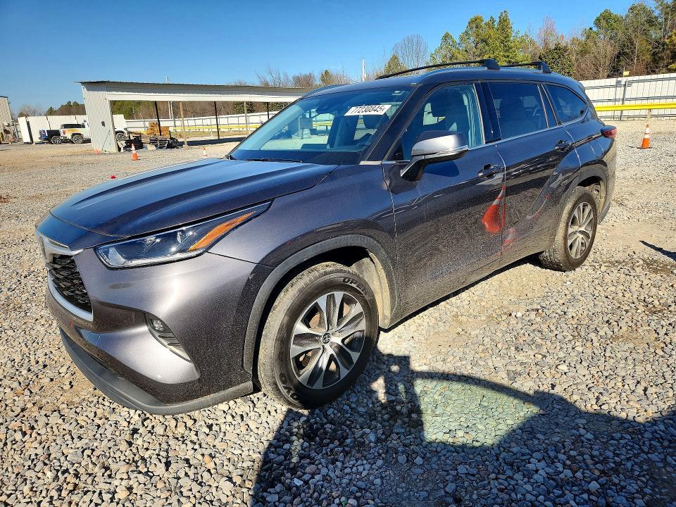 2021 Toyota Highlander xle