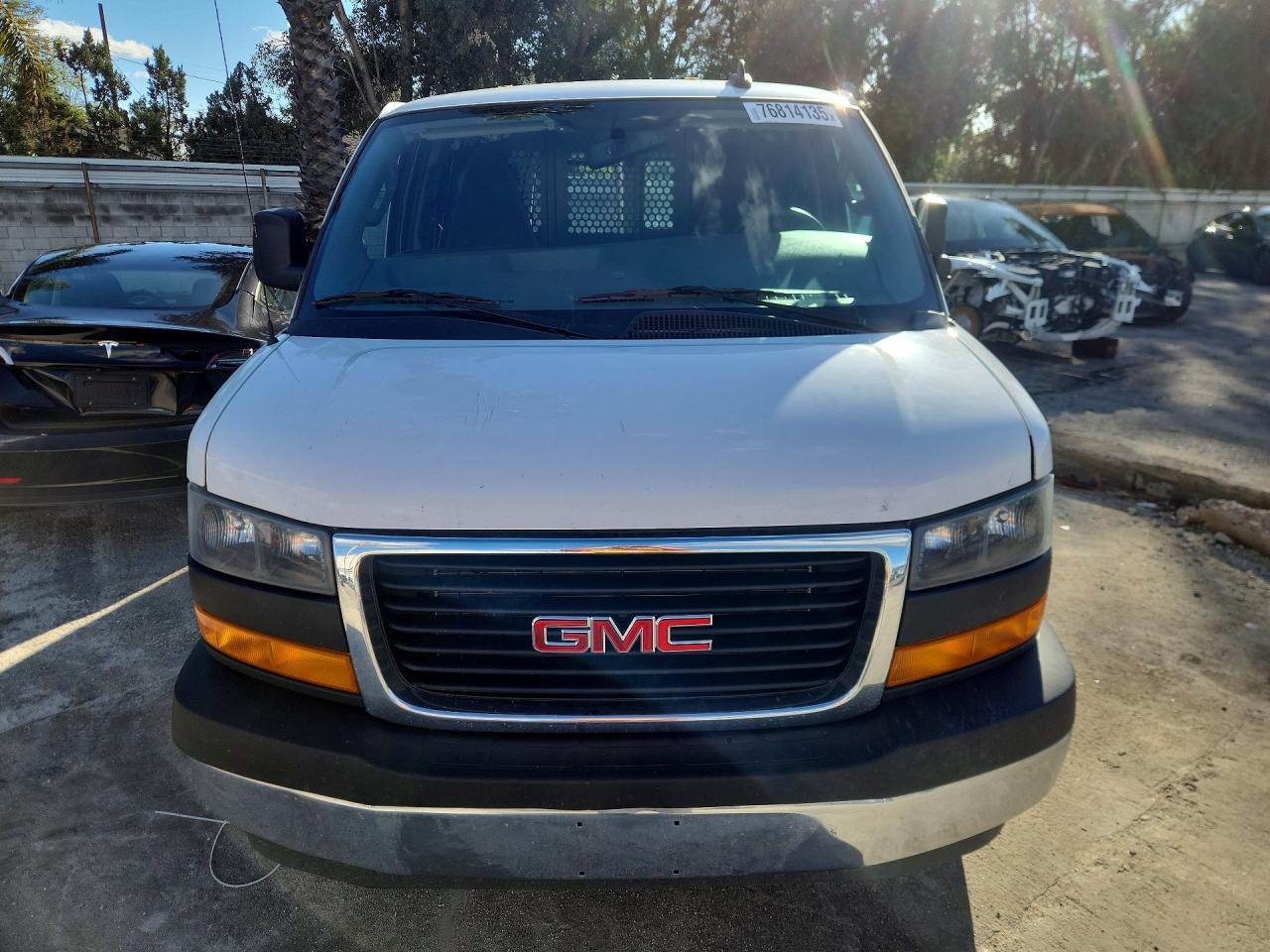 2024 GMC Savana 2500 Cargo Delivery van