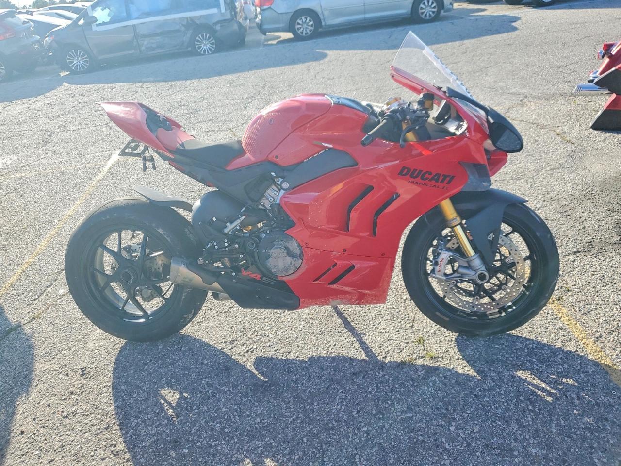2022 Ducati Panigale V4S