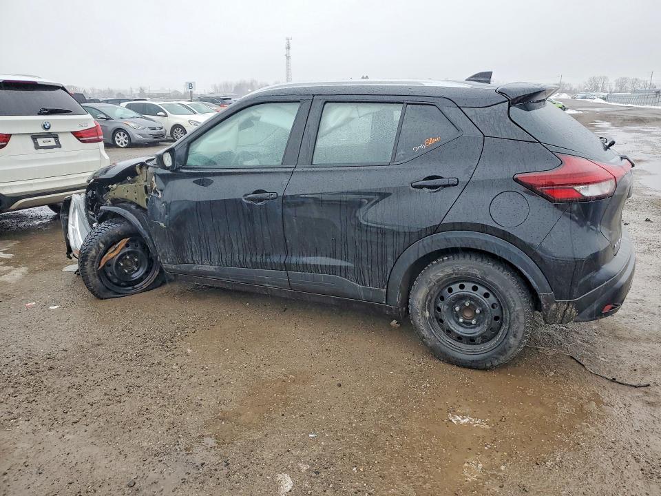 2022 Nissan Kicks sv