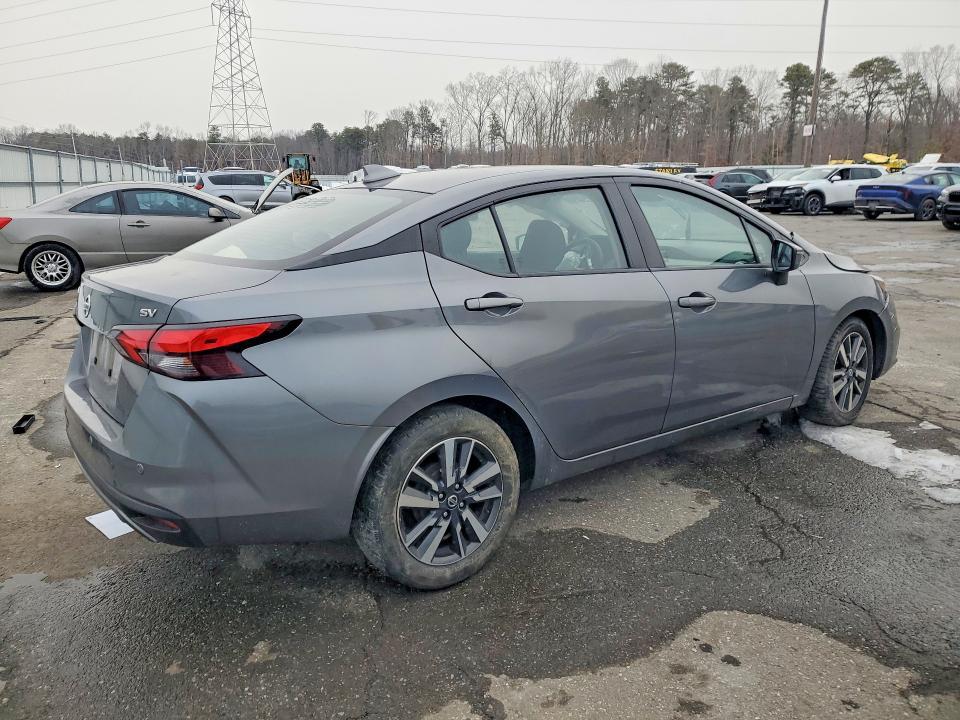 2021 Nissan Versa sv