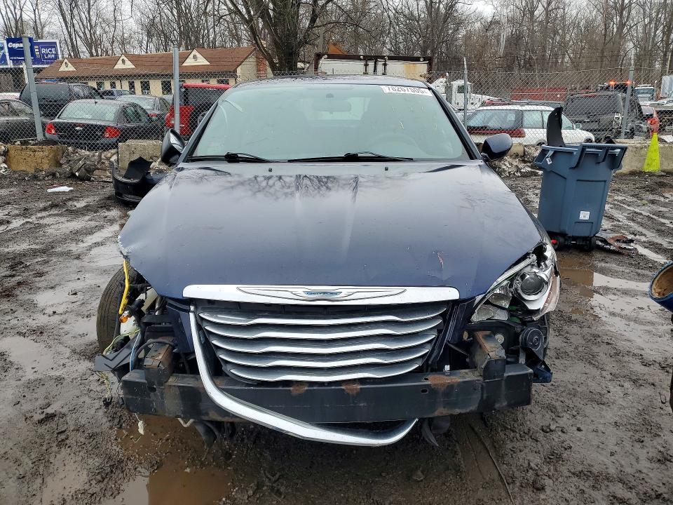 2014 Chrysler 200 lx