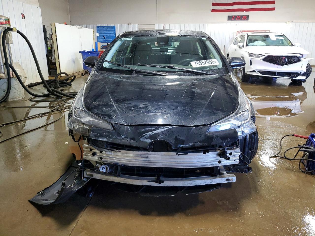 2019 Toyota Prius le Awd-e