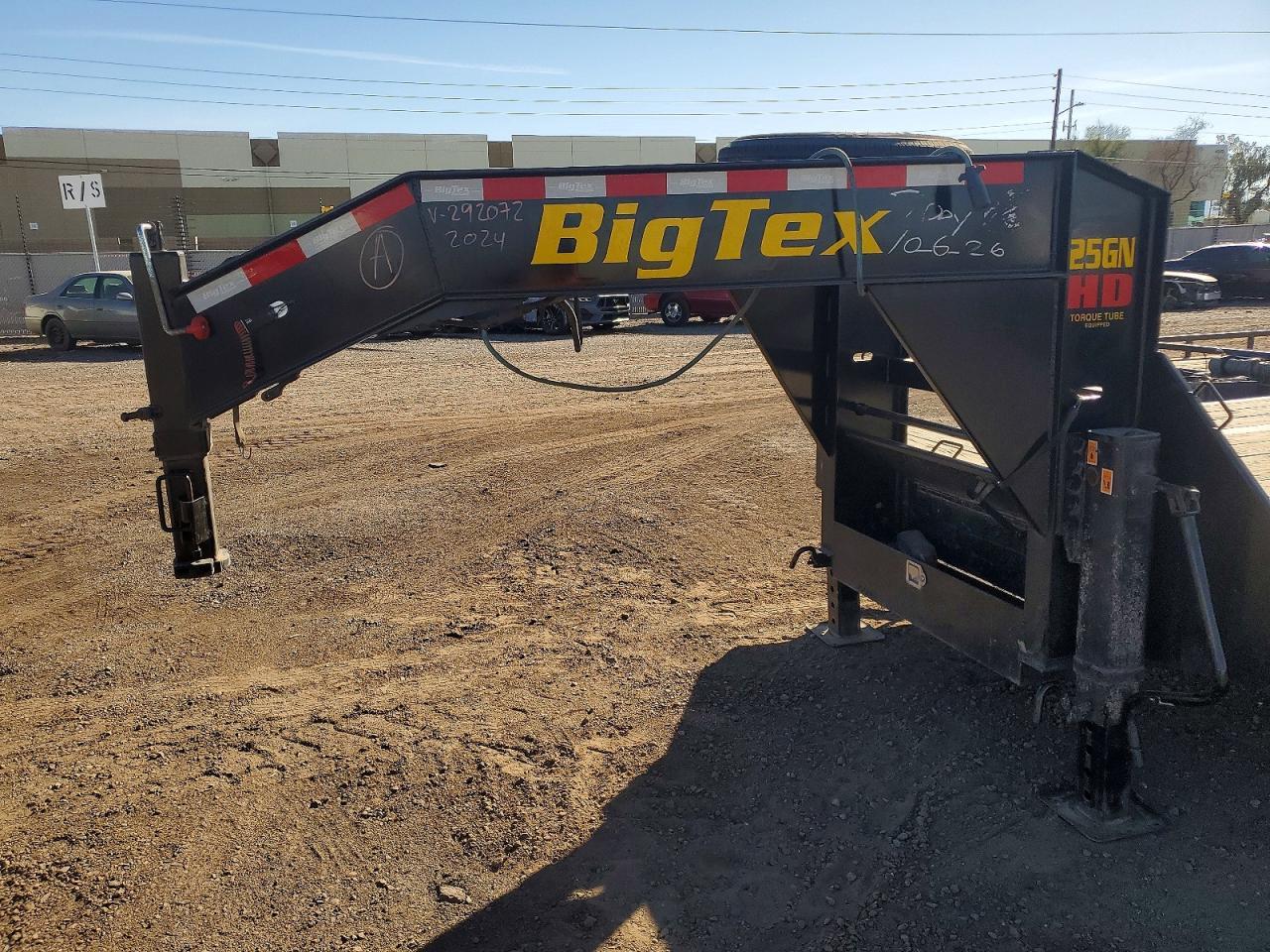 2024 Bigtex 2024 BIG TEX 25GN-35BK+5MR Equipment Trailer