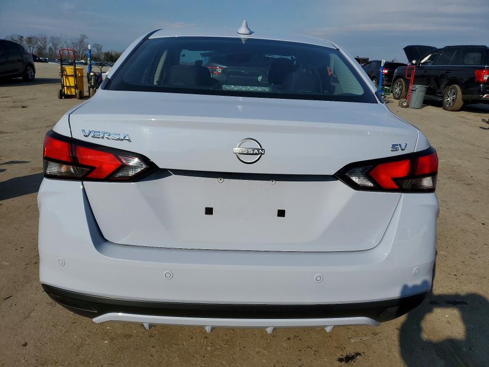 2024 Nissan Versa sv