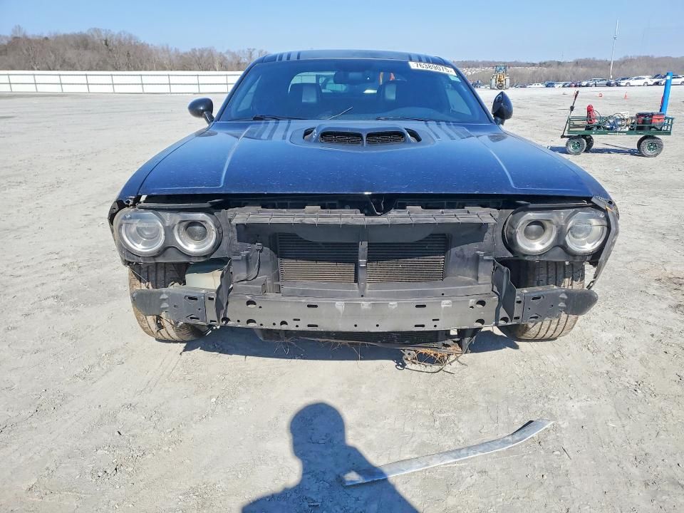 2015 Dodge Challenger sxt Plus