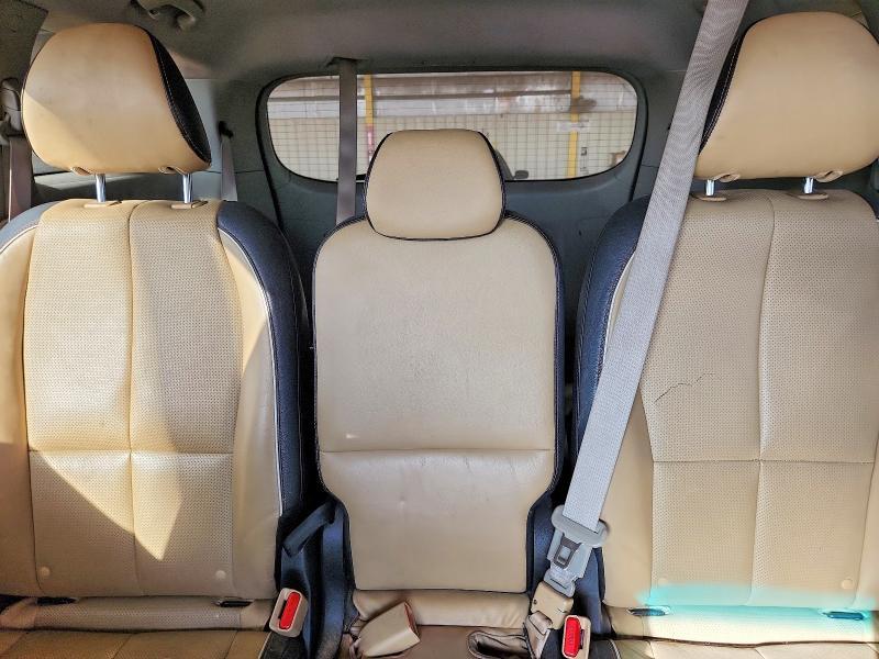 2017 KIA Sedona lx