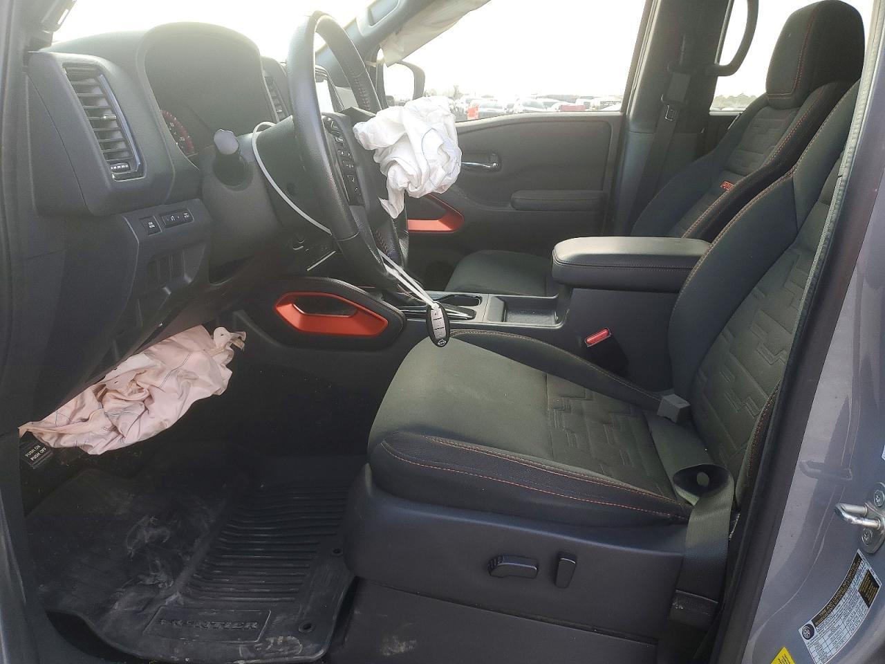 2022 Nissan Frontier s