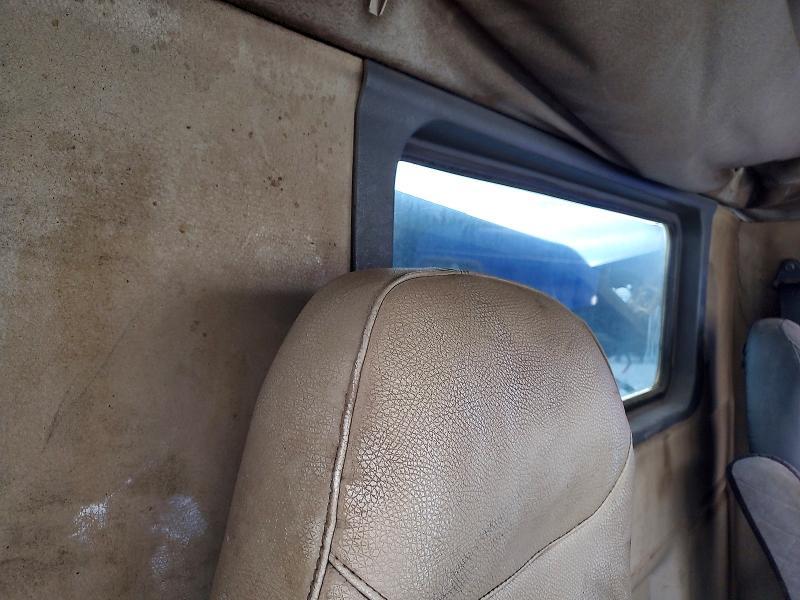2005 Volvo VHD ROLL-OFF Container Truck