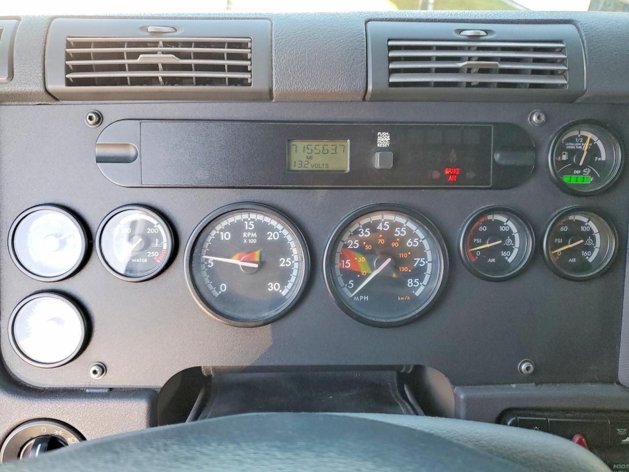 2012 Freightliner Cascadia 1-Truck Cab AND Chassis