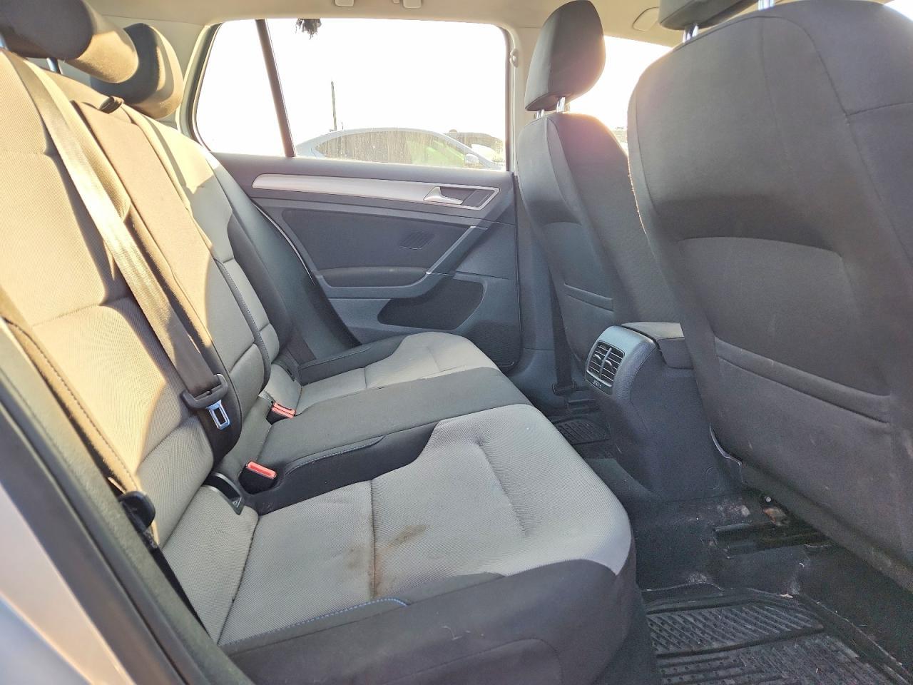 2016 Volkswagen E-golf se