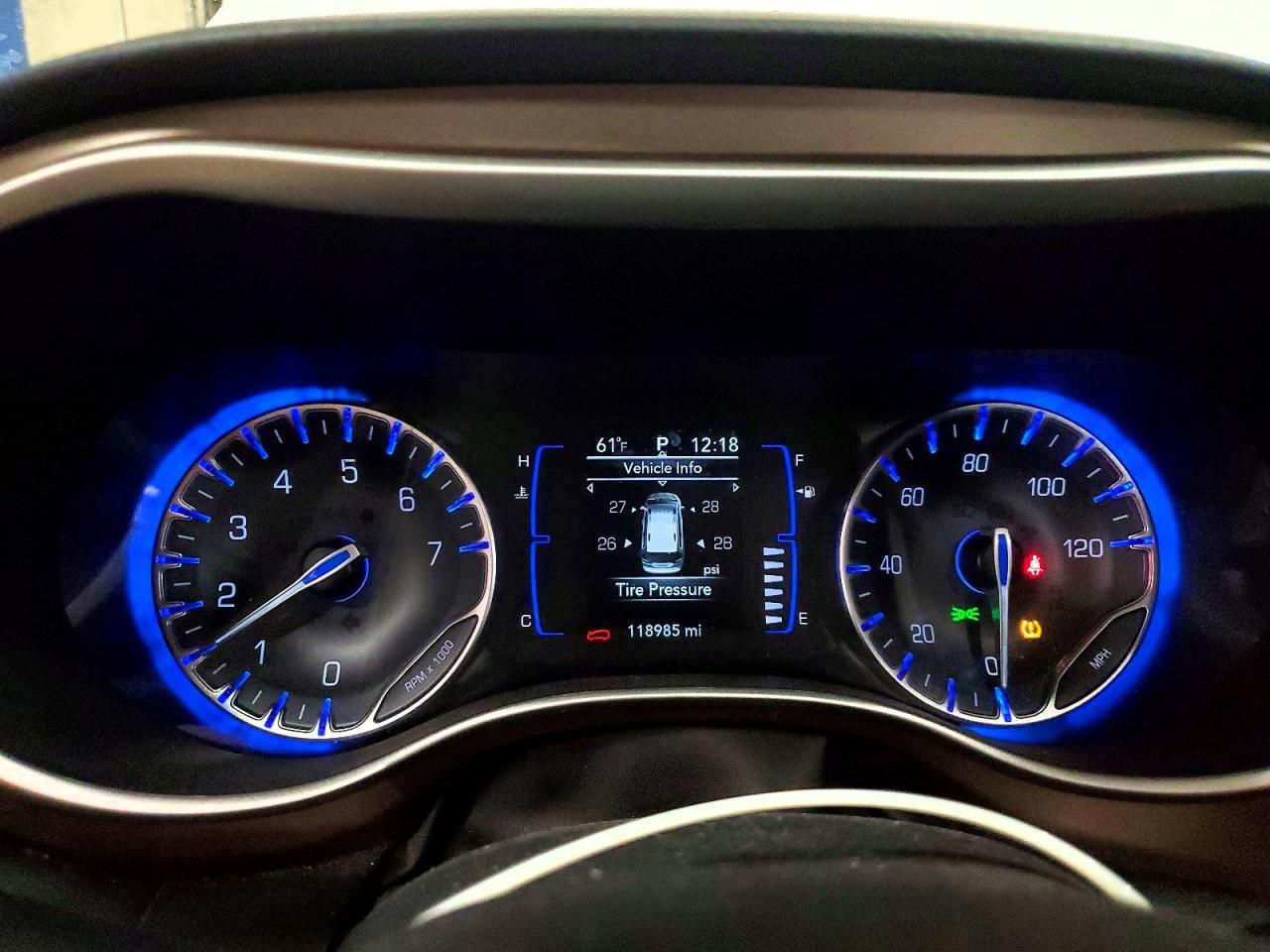 2022 Chrysler Voyager lx