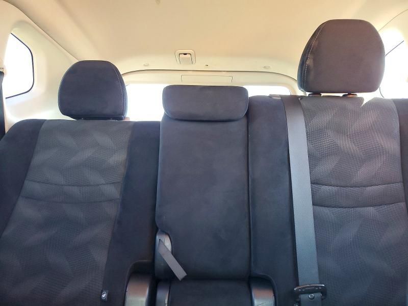 2015 Nissan Rogue sv