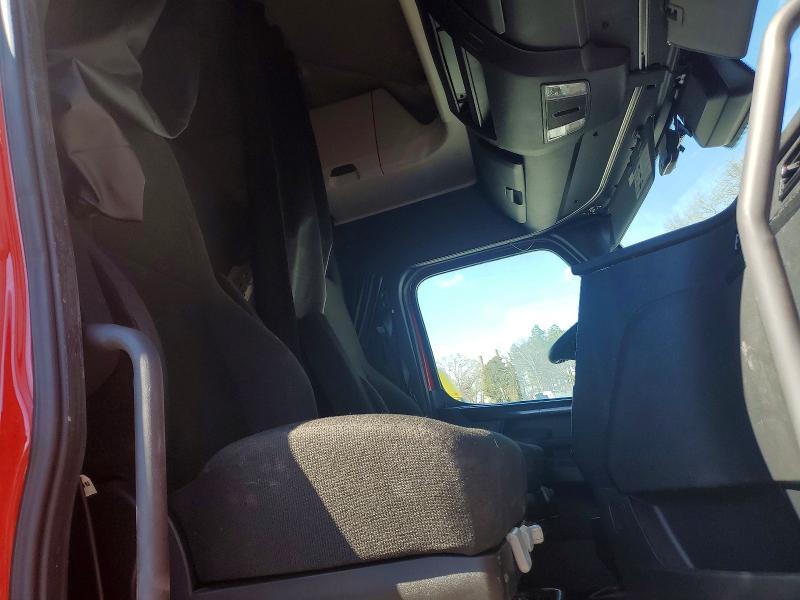2025 Freightliner Cascadia 126