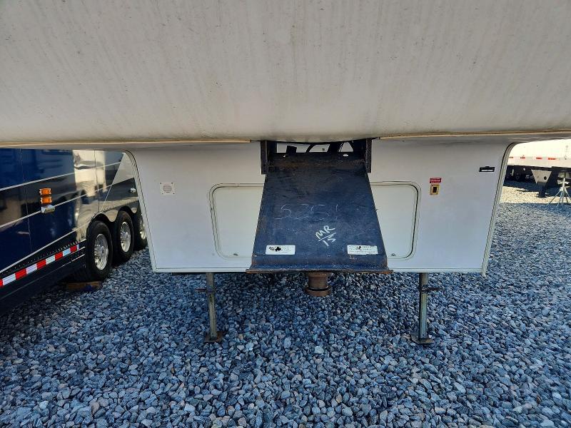2006 Dutchmen 2000 Keystone Raptor Camper