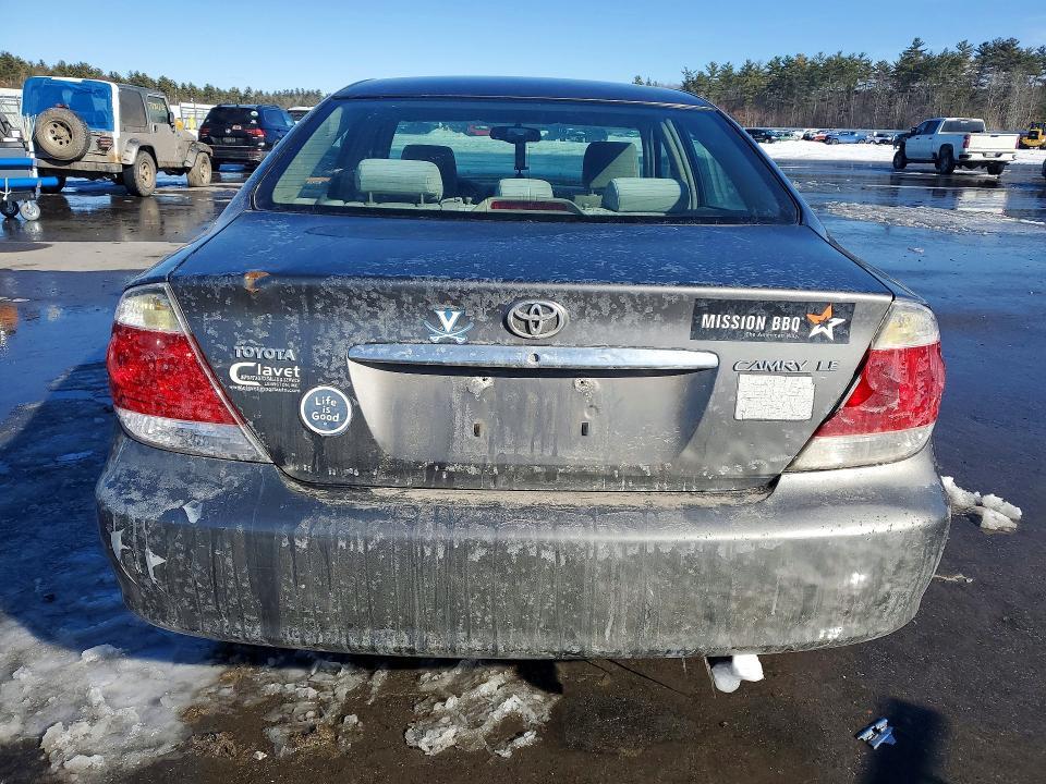 2005 Toyota Camry le