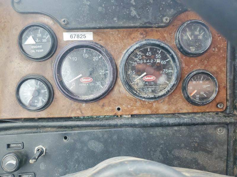 2004 Peterbilt Tractor 2004 Peterbilt 385 Semi Truck