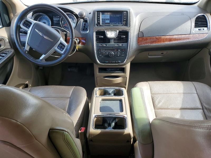 2011 Chrysler Town & Country Touring