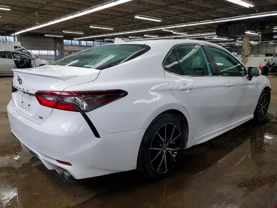 2022 Toyota Camry se