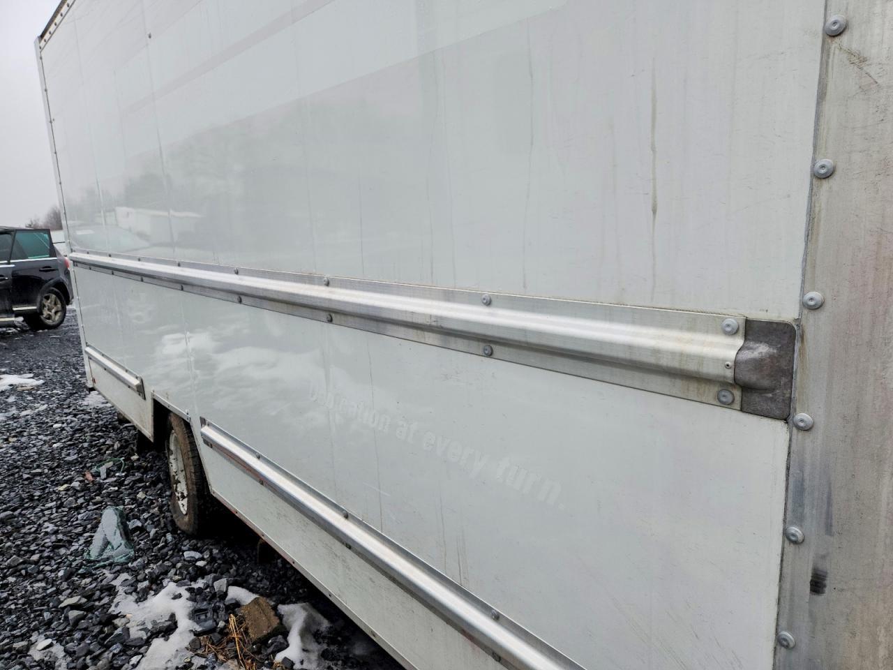 2022 GMC Savana BOX Truck
