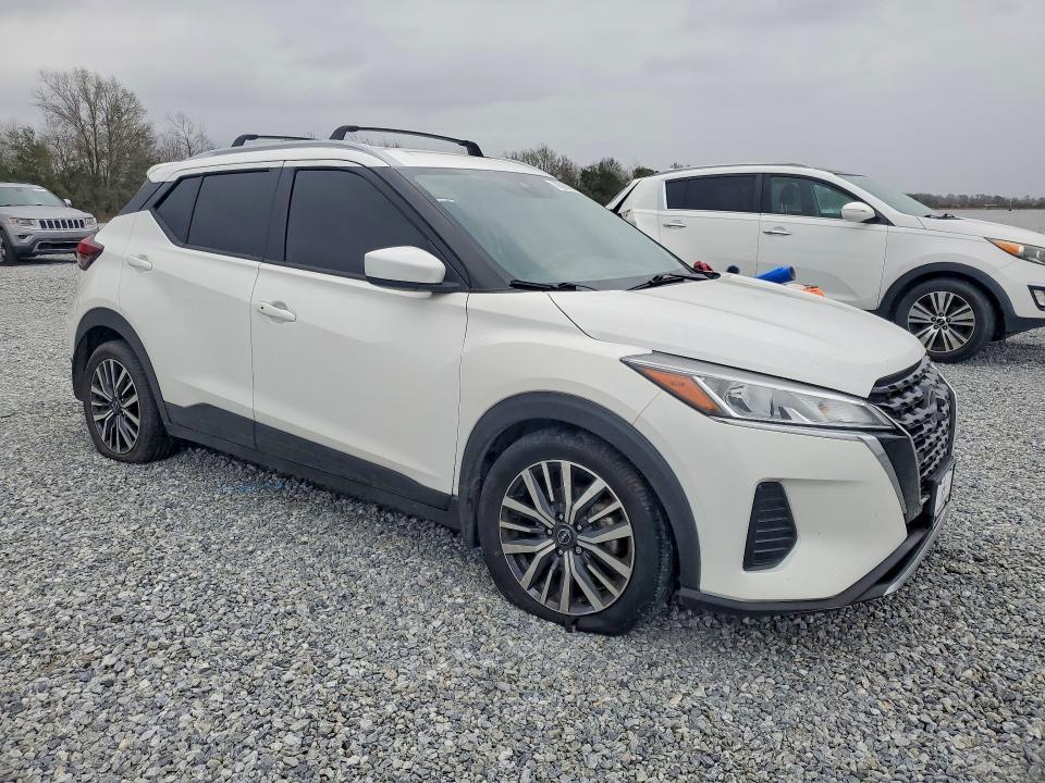 2023 Nissan Kicks sv