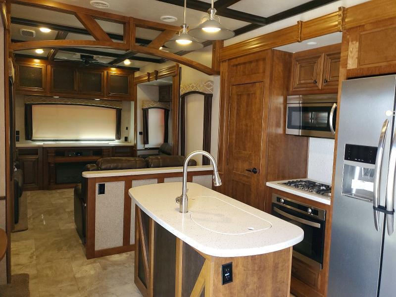 2018 Oeth Bighorn Traveler FI