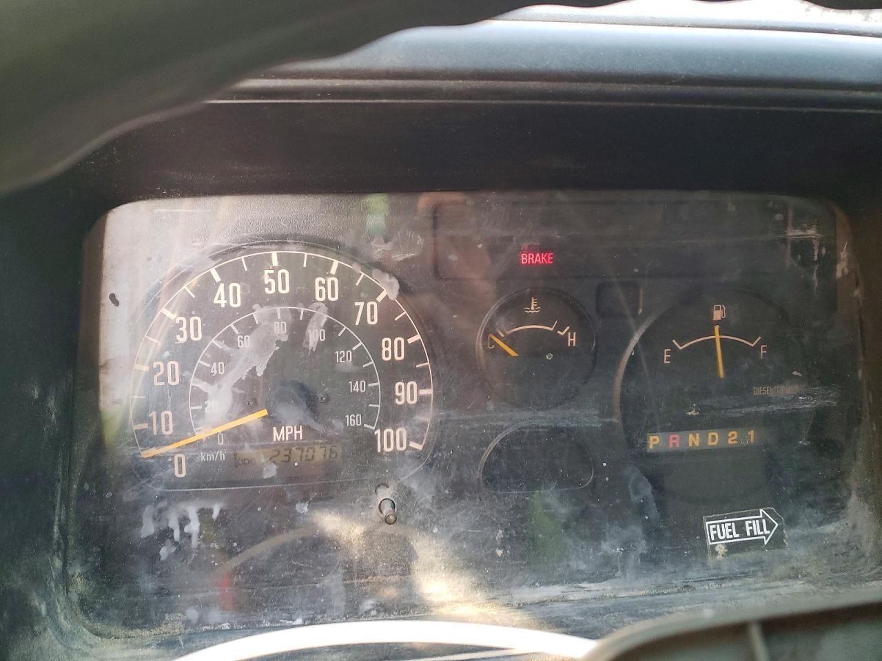 2000 Isuzu NPR BOX Truck