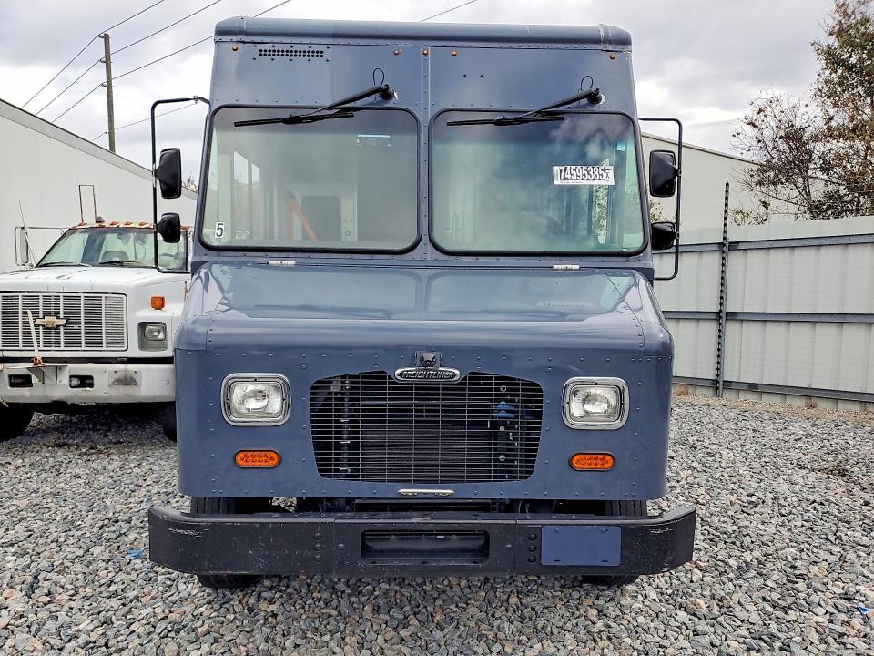 2020 Freightliner Mt45g Chassis Delivery Truck