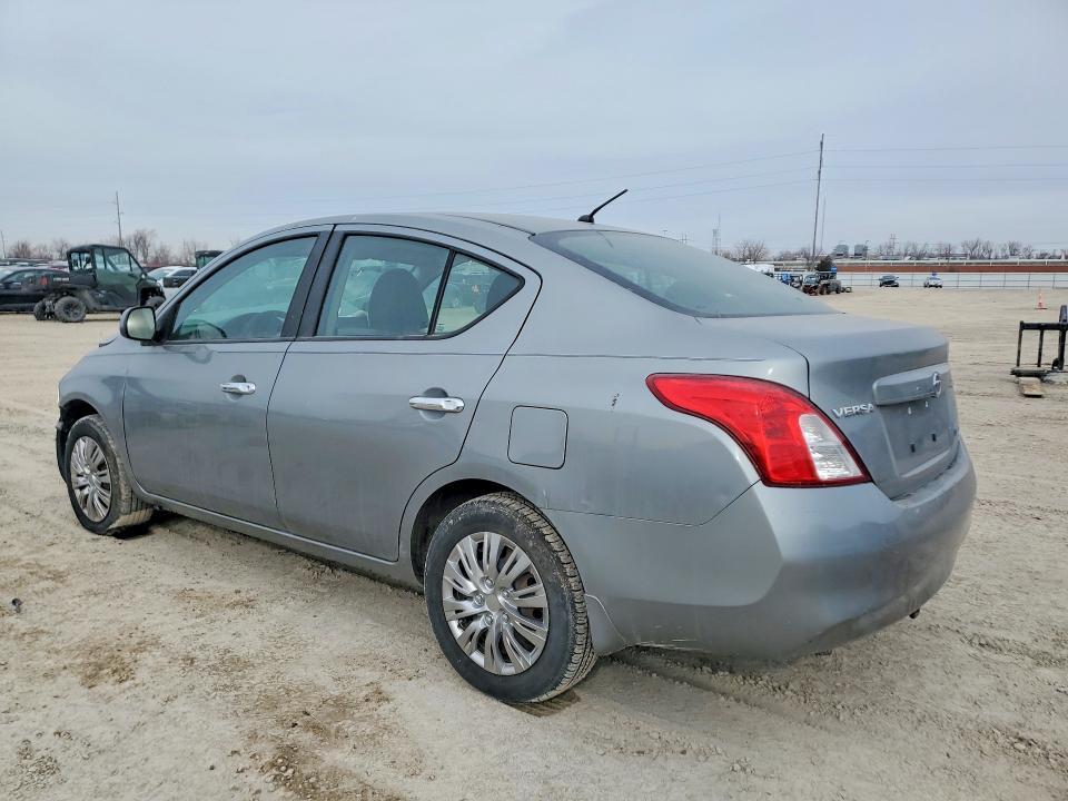 2012 Nissan Versa s