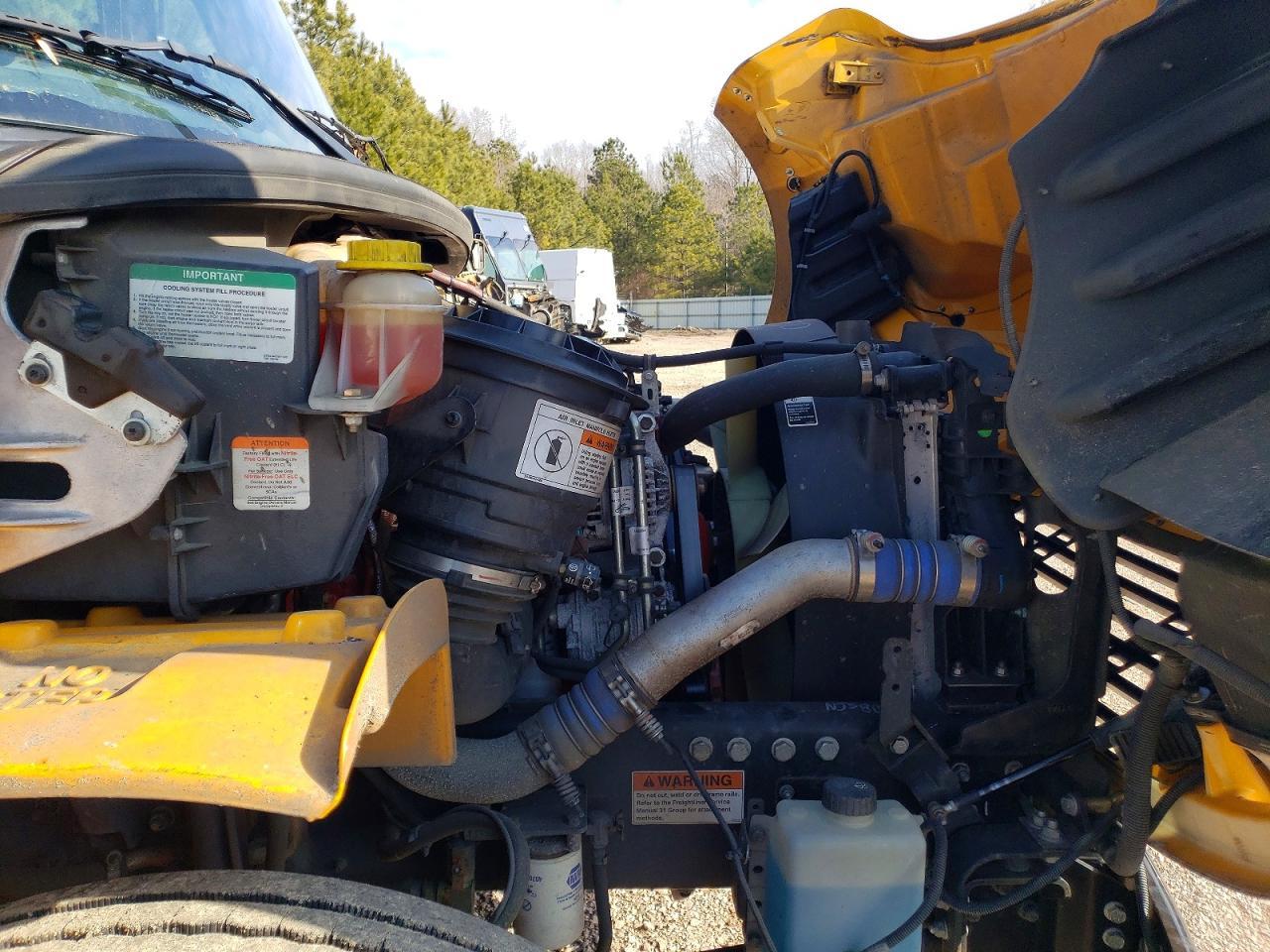 2022 Freightliner Chassis B2B