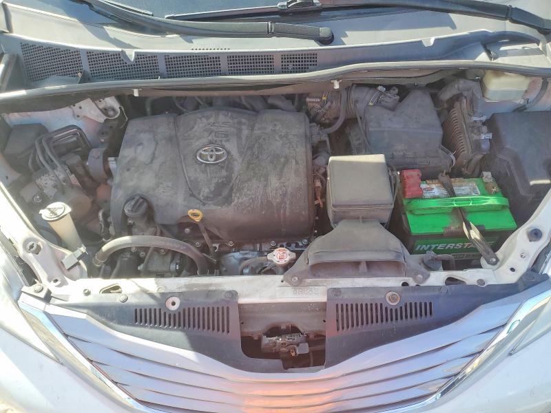 2017 Toyota Sienna xle 8-passenger