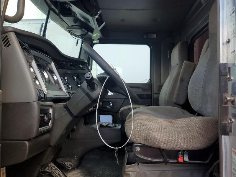 2014 Kenworth Constructi-Truck Cab AND Chassis