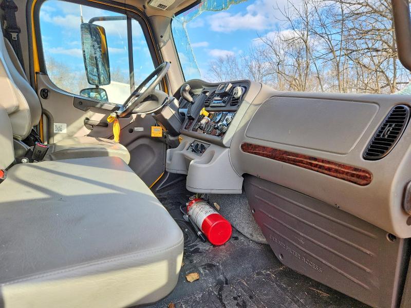 2024 Freigliner 2024 Freightliner Business Class M2 BOX Truck