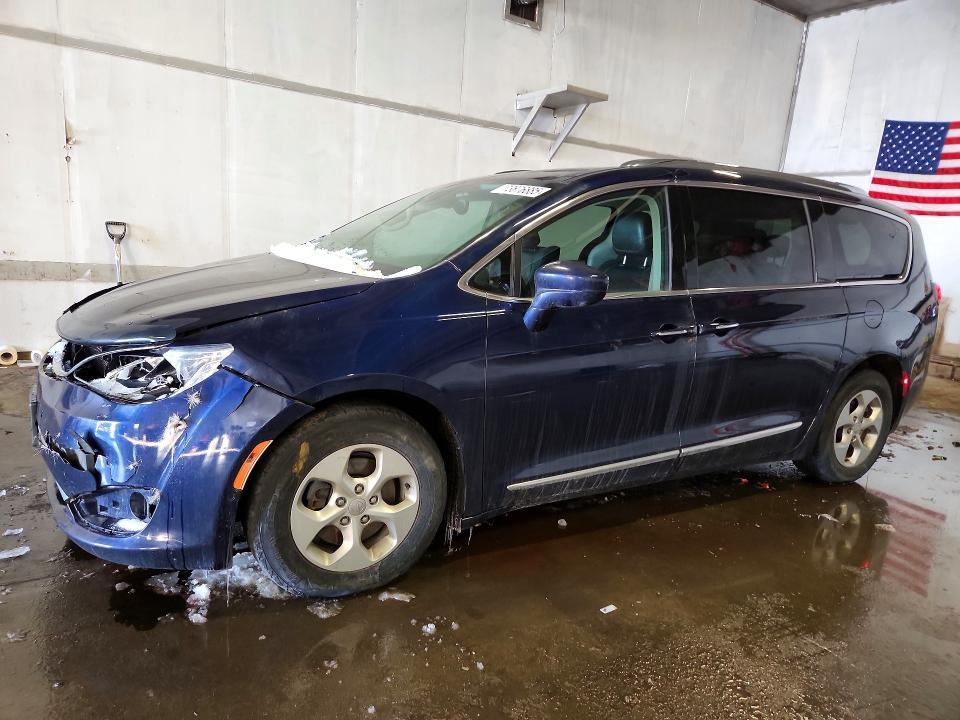 2017 Chrysler Pacifica Touring l Plus