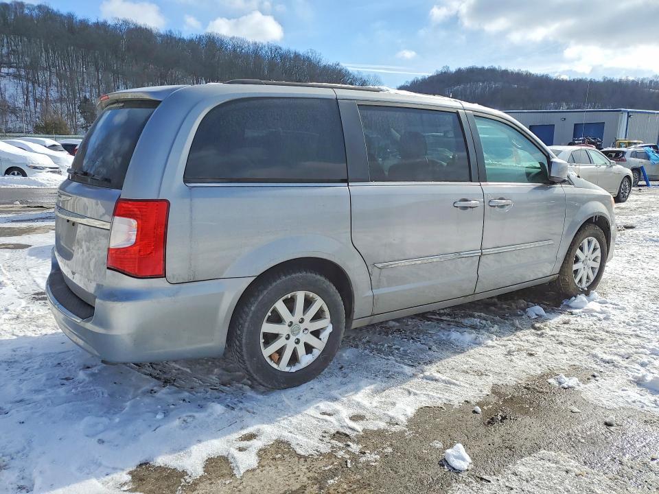 2016 Chrysler Town & Country Touring
