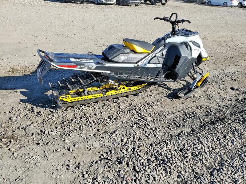 2023 Skidoo Summit X85