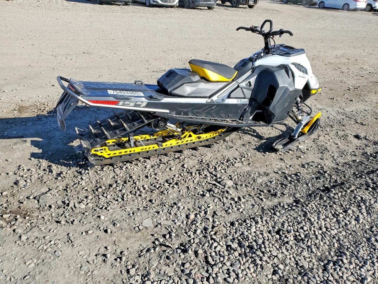 2023 Skidoo Summit X85