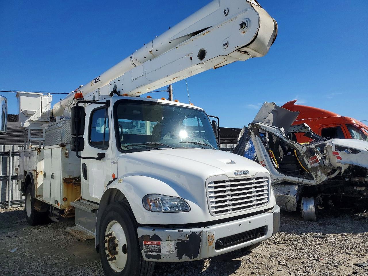 2015 Freightliner Business Class M2 Bucket Truck