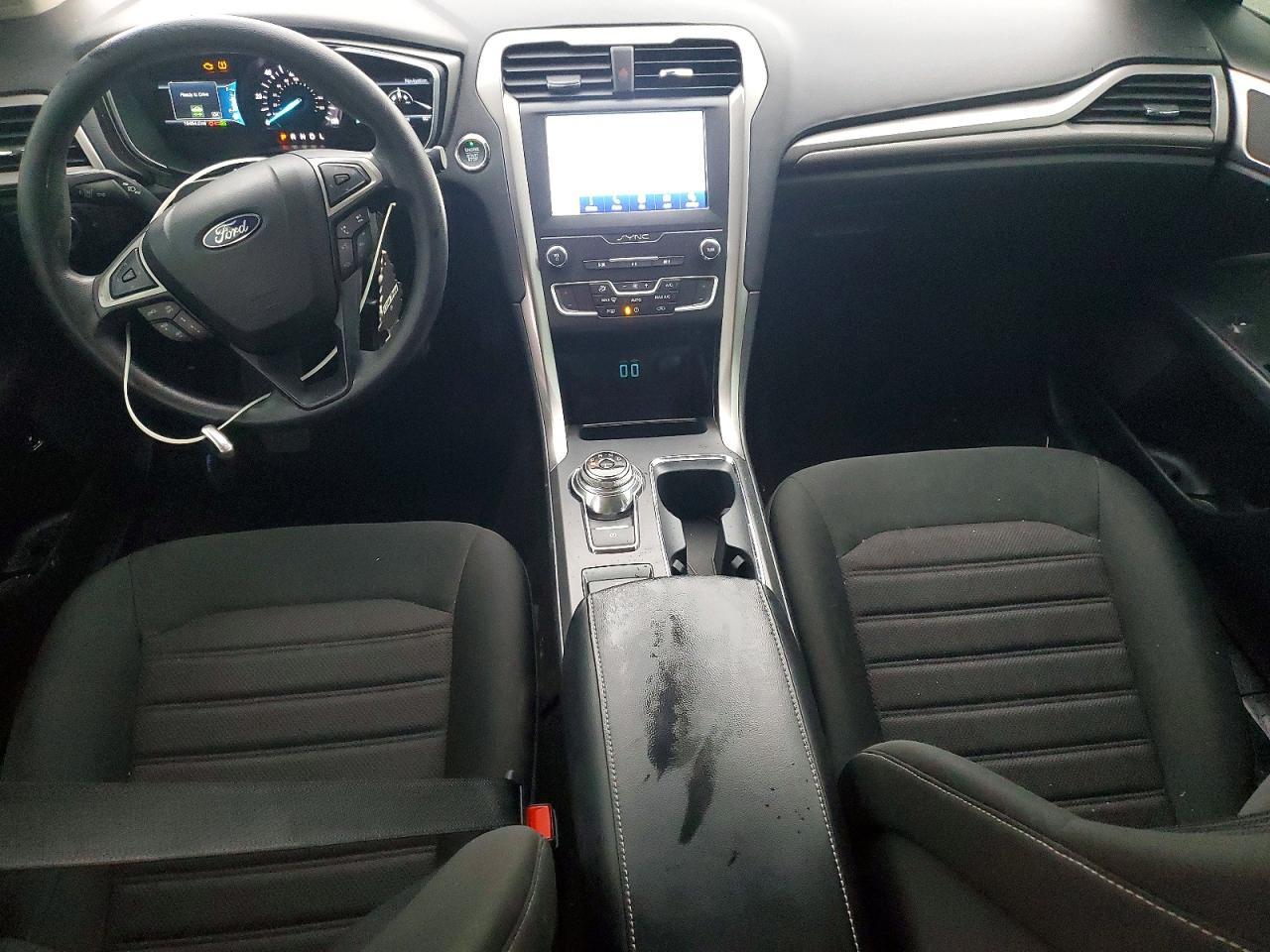 2020 Ford Fusion se