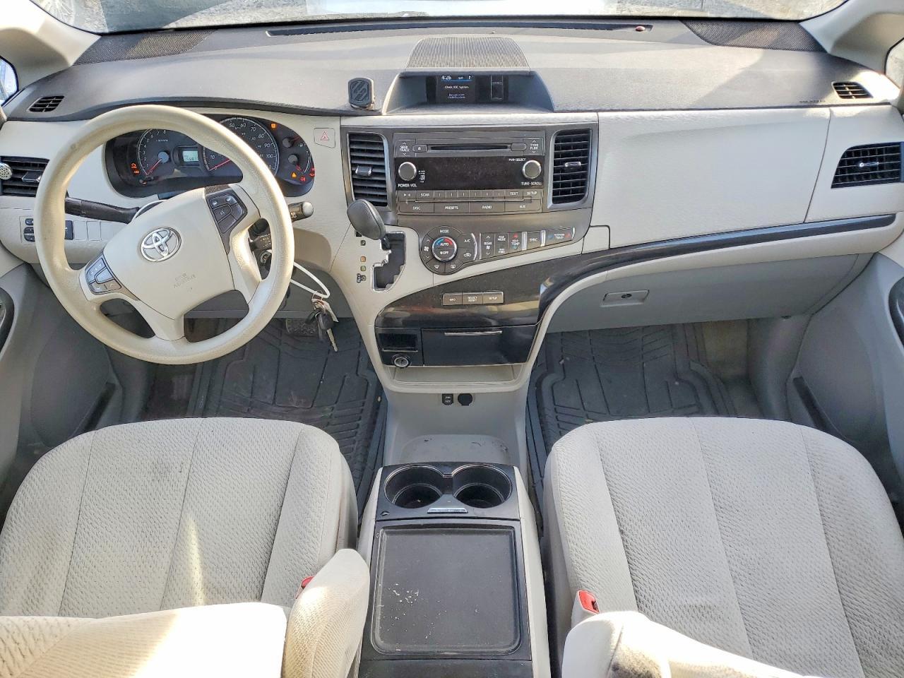 2014 Toyota Sienna le