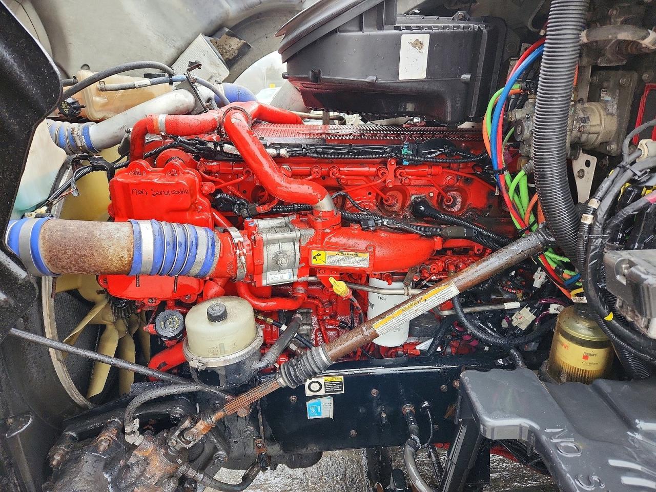 2016 Kenworth T680 Semi Truck