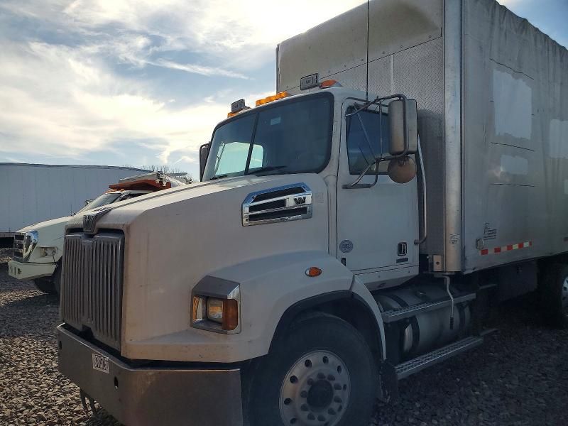 2020 Western Star 2020 Western Star 4700 Curtain Side Truck