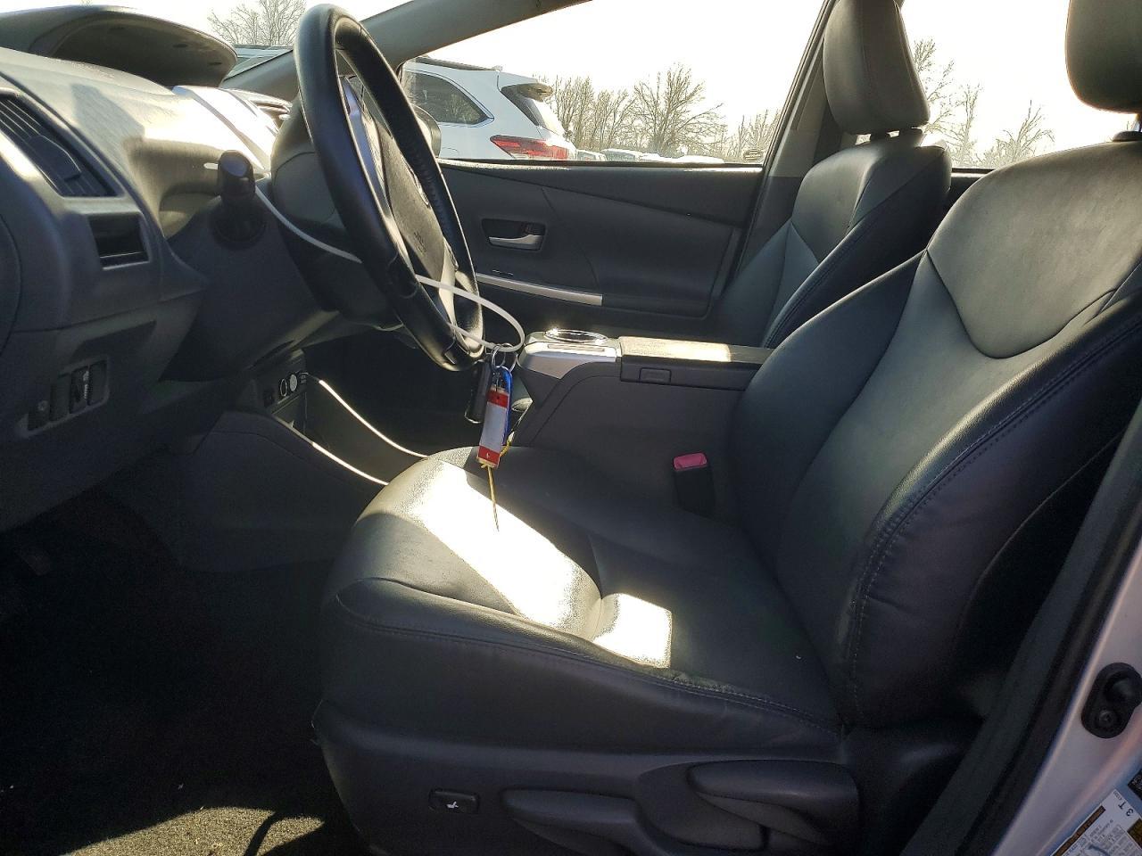 2013 Toyota Prius v Five