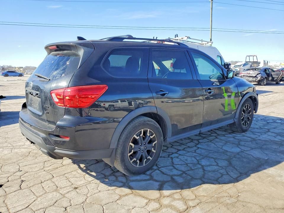 2019 Nissan Pathfinder sv