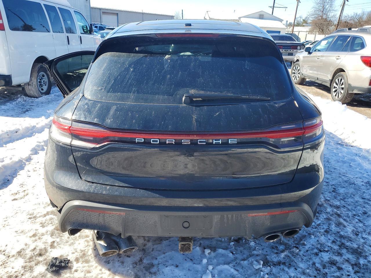 2025 Porsche Macan Base