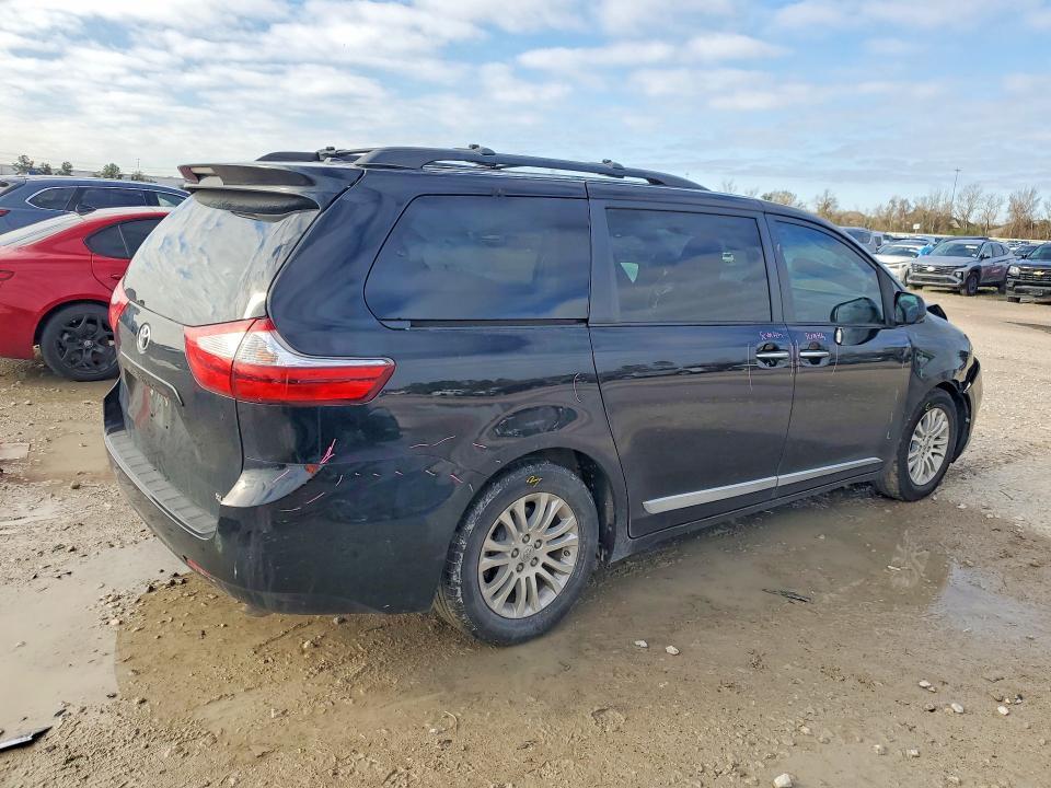 2016 Toyota Sienna xle