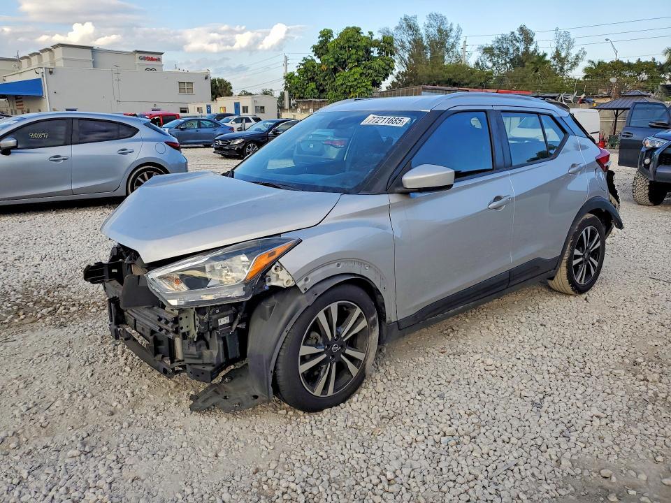 2020 Nissan Kicks sv