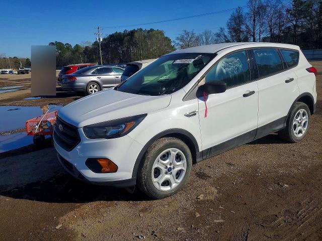 2019 Ford Escape s