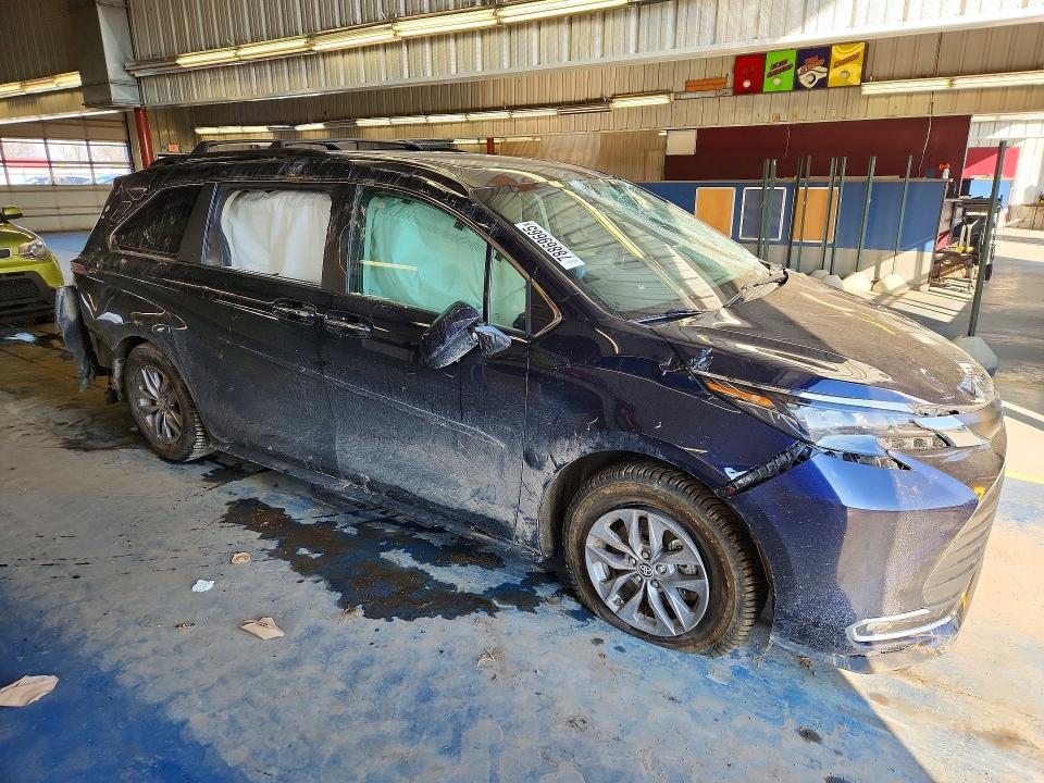 2024 Toyota Sienna xle 7-passenger